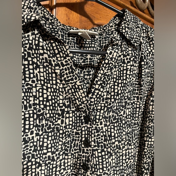 🖤 Dana Buchman Sleeveless Blouse 
Very comfy!!! Good quality. - Picture 3 of 7